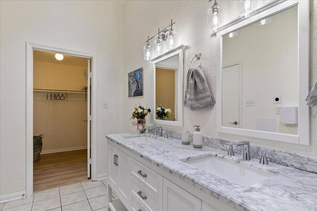 Lucky House - Tranquility In The Middle Of Houston - Tv In Every Room - 300 M2 外观 照片